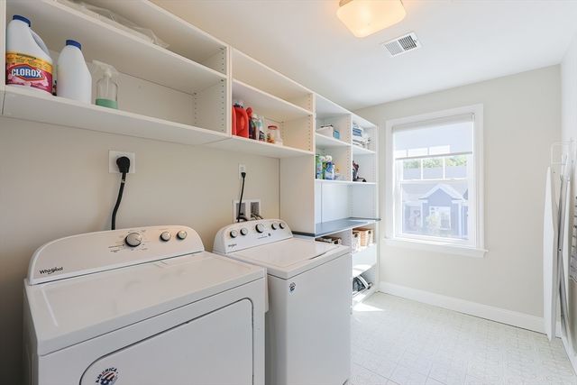 7 Palmetto Dr 7, Bellingham, MA 02019