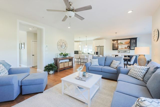 7 Palmetto Dr 7, Bellingham, MA 02019