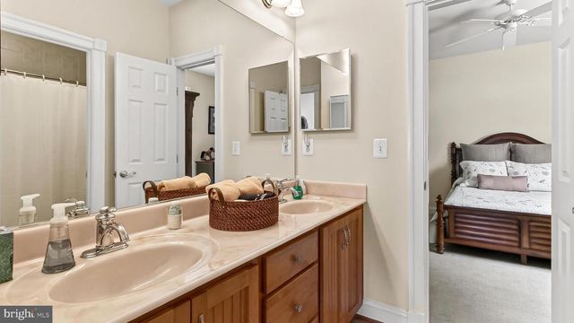 3555 EARLY WOODLAND PL, Fairfax, VA 22031