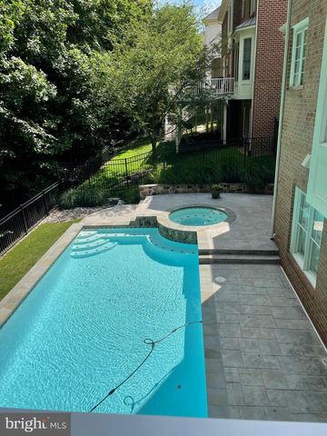 3555 EARLY WOODLAND PL, Fairfax, VA 22031