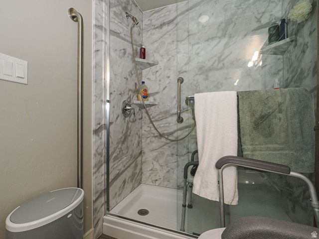 6907 S ZANDI DR, Midvale, UT 84047