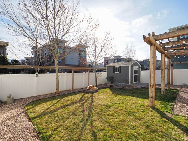 6907 S ZANDI DR, Midvale, UT 84047