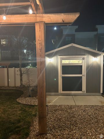 6907 S ZANDI DR, Midvale, UT 84047