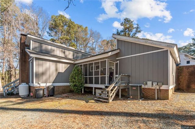 380 Kittery Point, Sanford, NC 27332