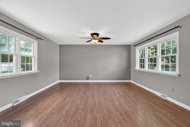 11 WALDEN RD, Marlton, NJ 08053