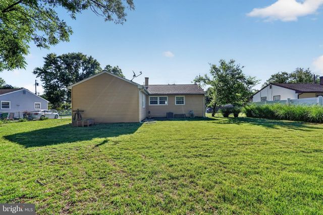 11 WALDEN RD, Marlton, NJ 08053