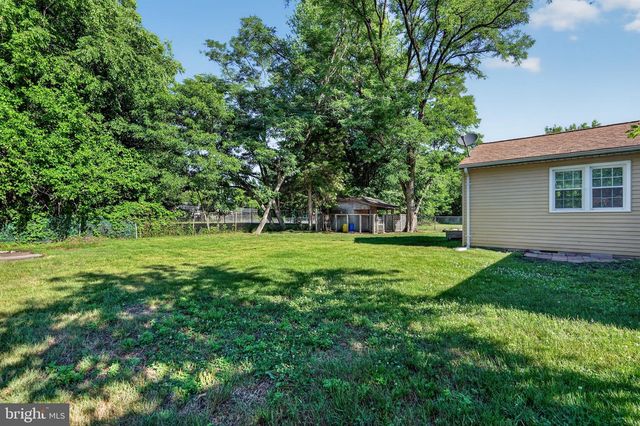 11 WALDEN RD, Marlton, NJ 08053