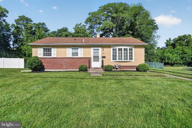 11 WALDEN RD, Marlton, NJ 08053