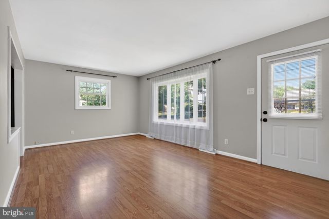 11 WALDEN RD, Marlton, NJ 08053