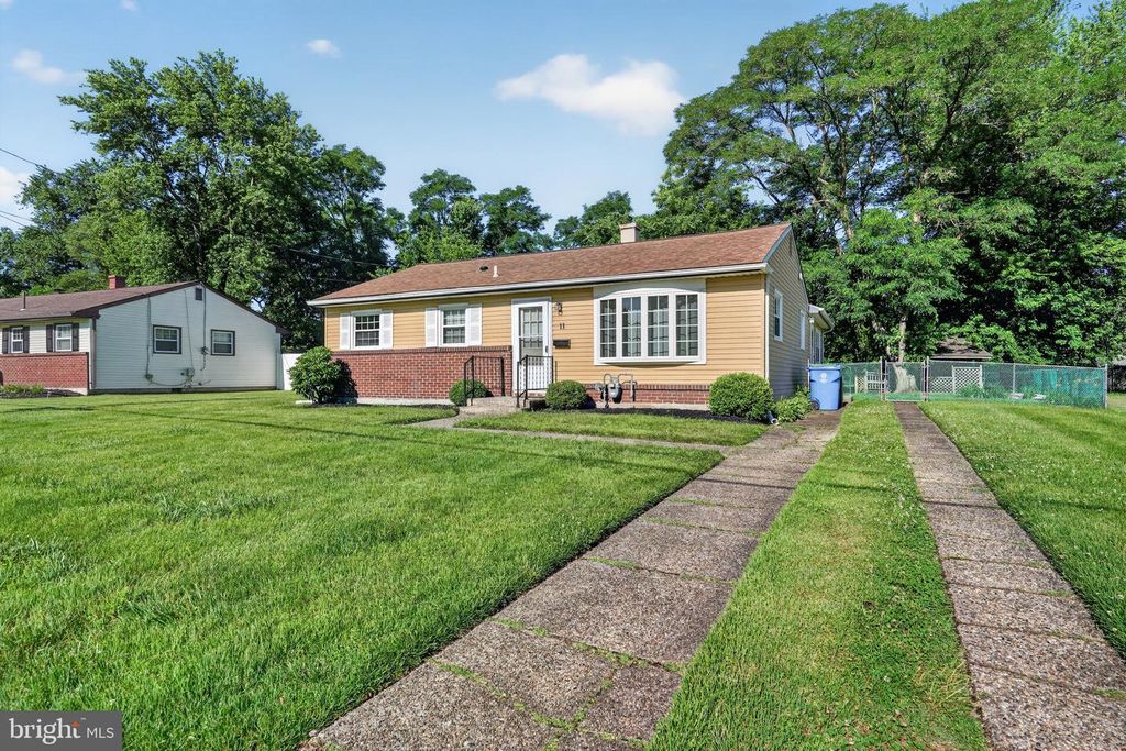 11 WALDEN RD, Marlton, NJ 08053