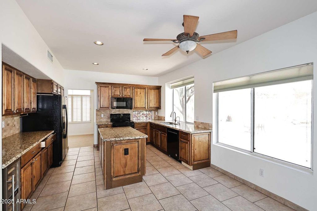 property-img