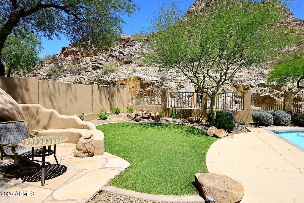 property-img