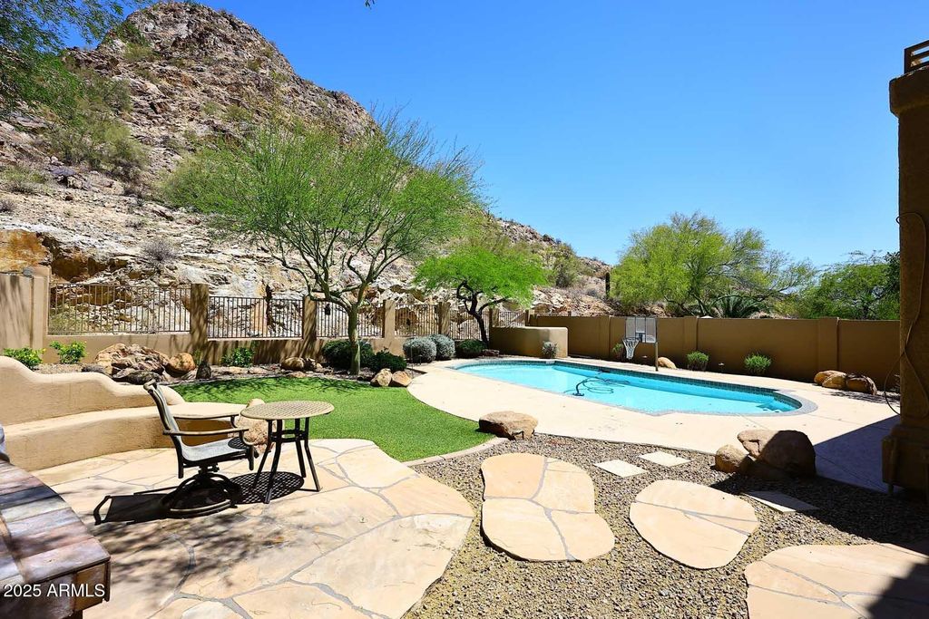 property-img