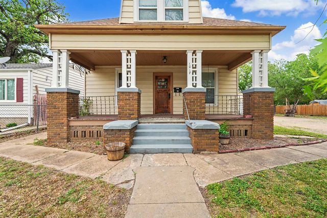 1017 E Iron Ave, Salina, KS 67401