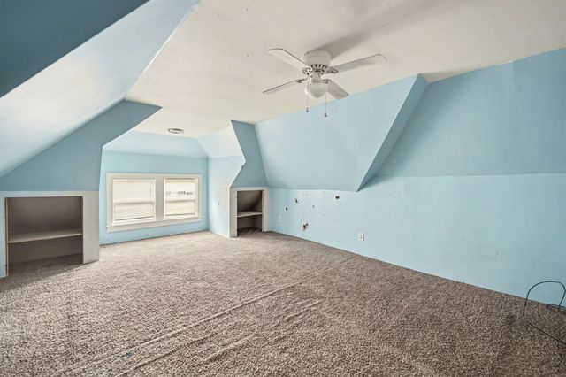 1017 E Iron Ave, Salina, KS 67401