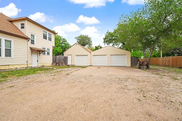1017 E Iron Ave, Salina, KS 67401