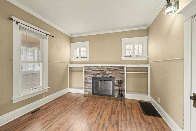 1017 E Iron Ave, Salina, KS 67401