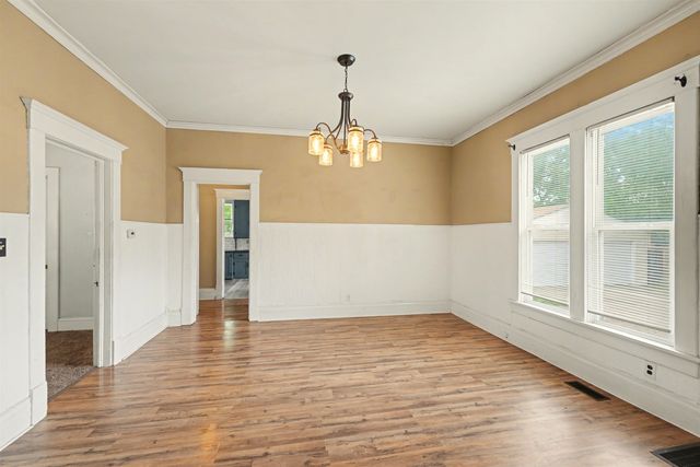 1017 E Iron Ave, Salina, KS 67401