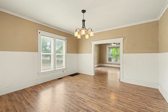 1017 E Iron Ave, Salina, KS 67401