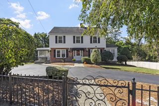 256 Massasoit Rd, Worcester, MA 01604