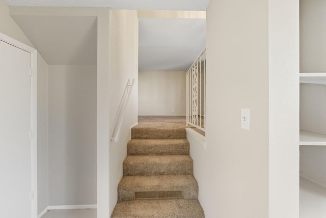 10504 GUADALAJARA Avenue NE, Albuquerque, NM 87111