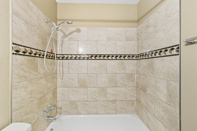 10504 GUADALAJARA Avenue NE, Albuquerque, NM 87111