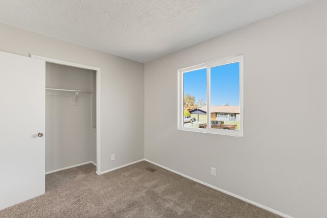 10504 GUADALAJARA Avenue NE, Albuquerque, NM 87111