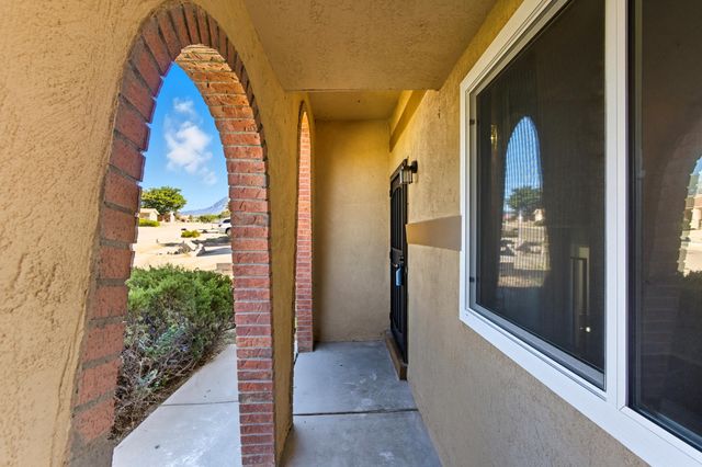 10504 GUADALAJARA Avenue NE, Albuquerque, NM 87111