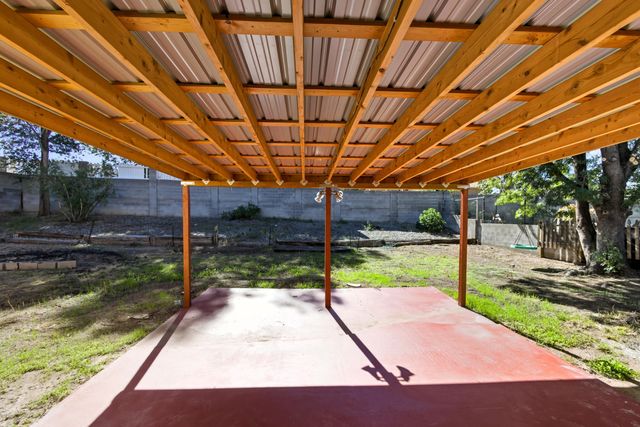 10504 GUADALAJARA Avenue NE, Albuquerque, NM 87111