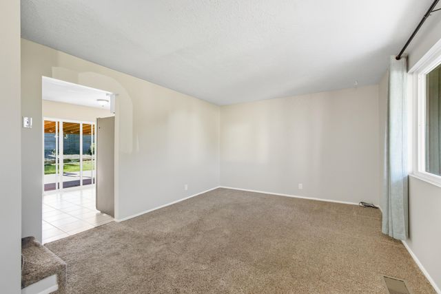 10504 GUADALAJARA Avenue NE, Albuquerque, NM 87111