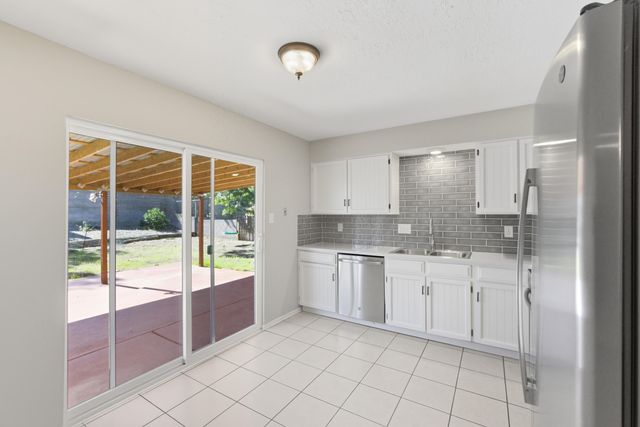 10504 GUADALAJARA Avenue NE, Albuquerque, NM 87111