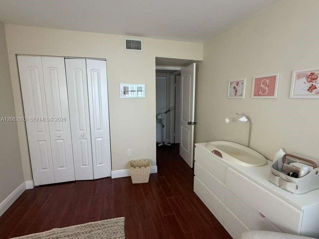 9417 Fontainebleau Blvd 212-27, Miami, FL 33172