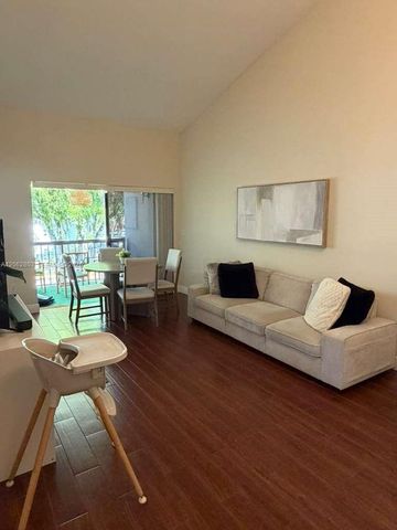 9417 Fontainebleau Blvd 212-27, Miami, FL 33172