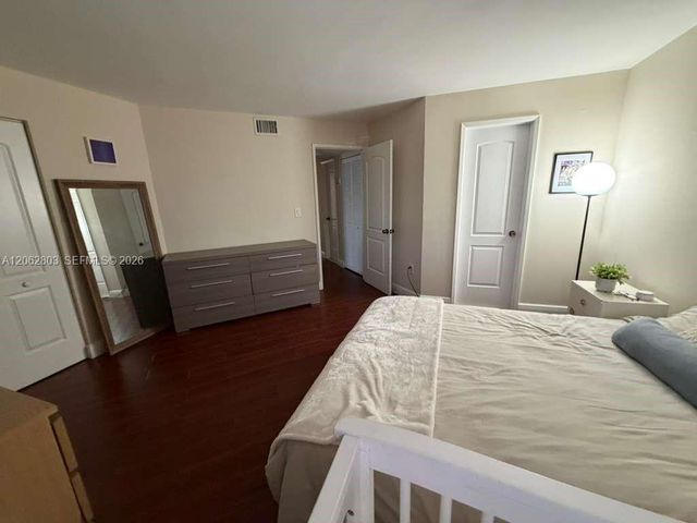 9417 Fontainebleau Blvd 212-27, Miami, FL 33172
