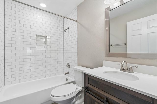 310 E CLINTON STREET, Tampa, FL 33604