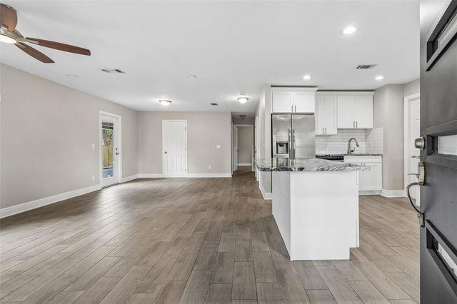 310 E CLINTON STREET, Tampa, FL 33604