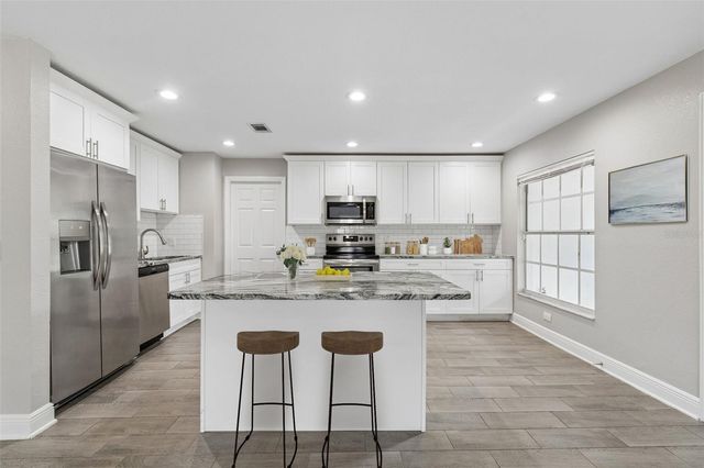 310 E CLINTON STREET, Tampa, FL 33604