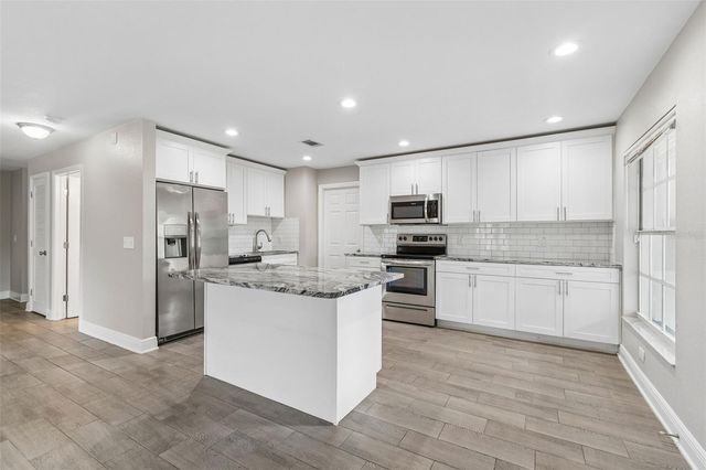 310 E CLINTON STREET, Tampa, FL 33604