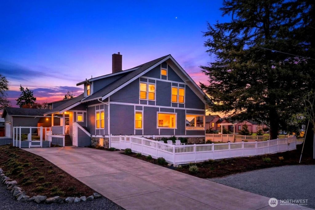 2120 12th Street, Anacortes, WA 98221