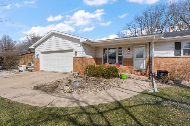 3910 W 106th Lane, Crown Point, IN 46307