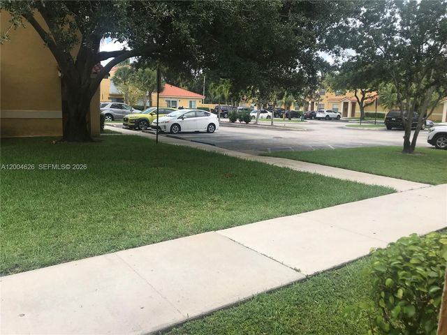 3825 NW 90th Ave 3825, Sunrise, FL 33351