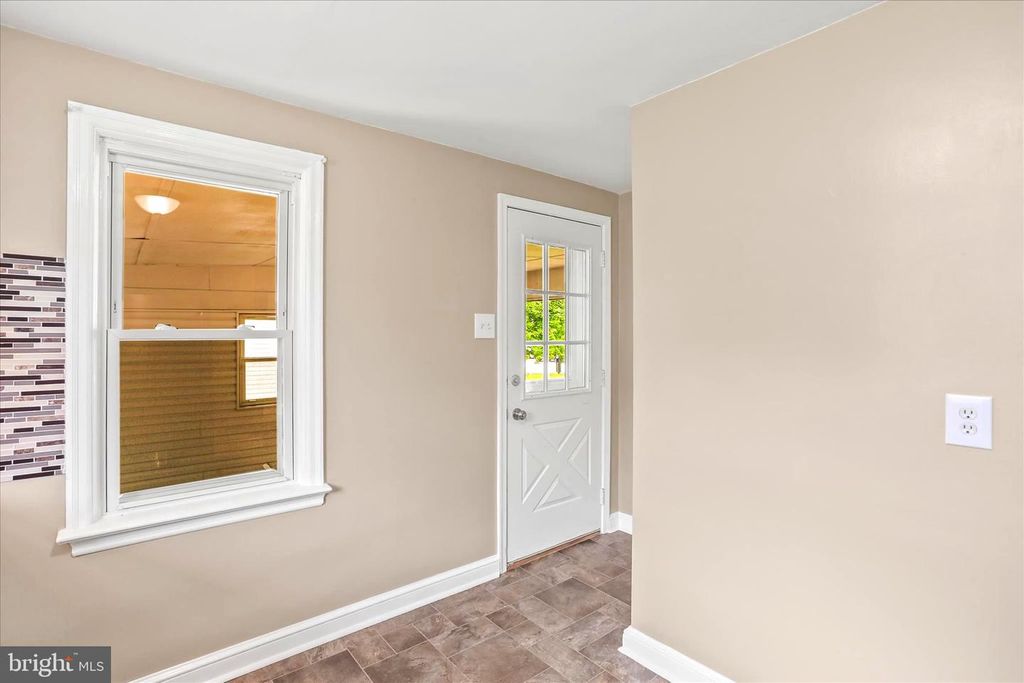 Image 11 of property listing at 2515 N GEORGE ST, York, PA 17406
