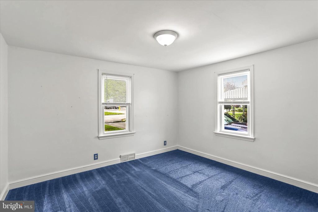 Image 13 of property listing at 2515 N GEORGE ST, York, PA 17406