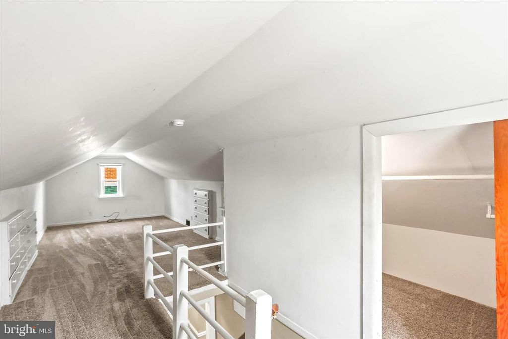 Image 17 of property listing at 2515 N GEORGE ST, York, PA 17406