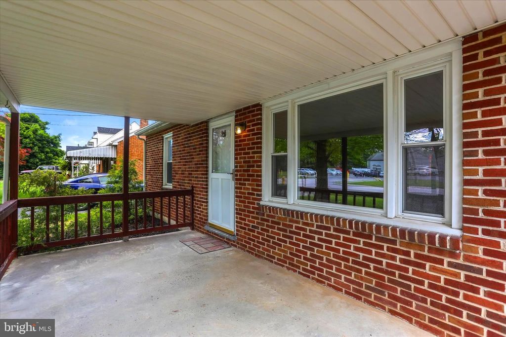 Image 2 of property listing at 2515 N GEORGE ST, York, PA 17406