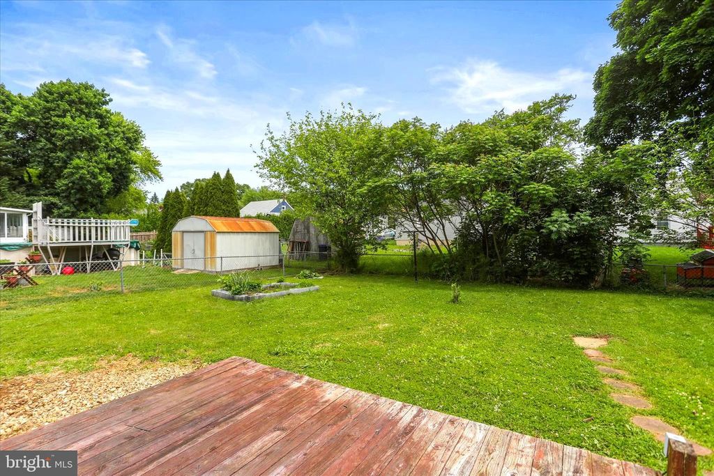 Image 22 of property listing at 2515 N GEORGE ST, York, PA 17406