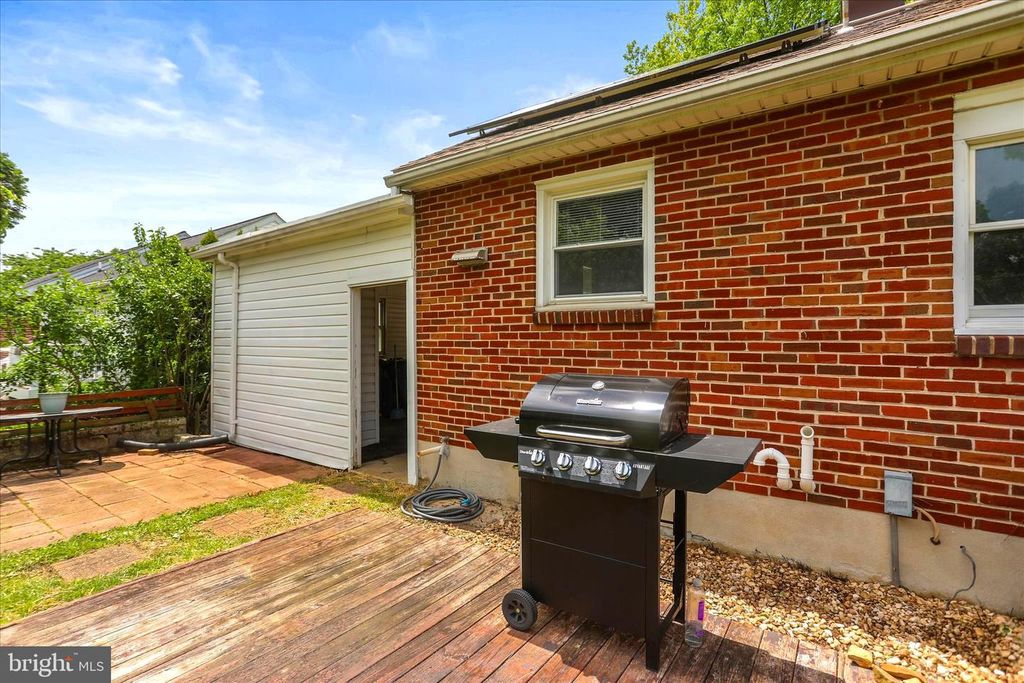 Image 23 of property listing at 2515 N GEORGE ST, York, PA 17406