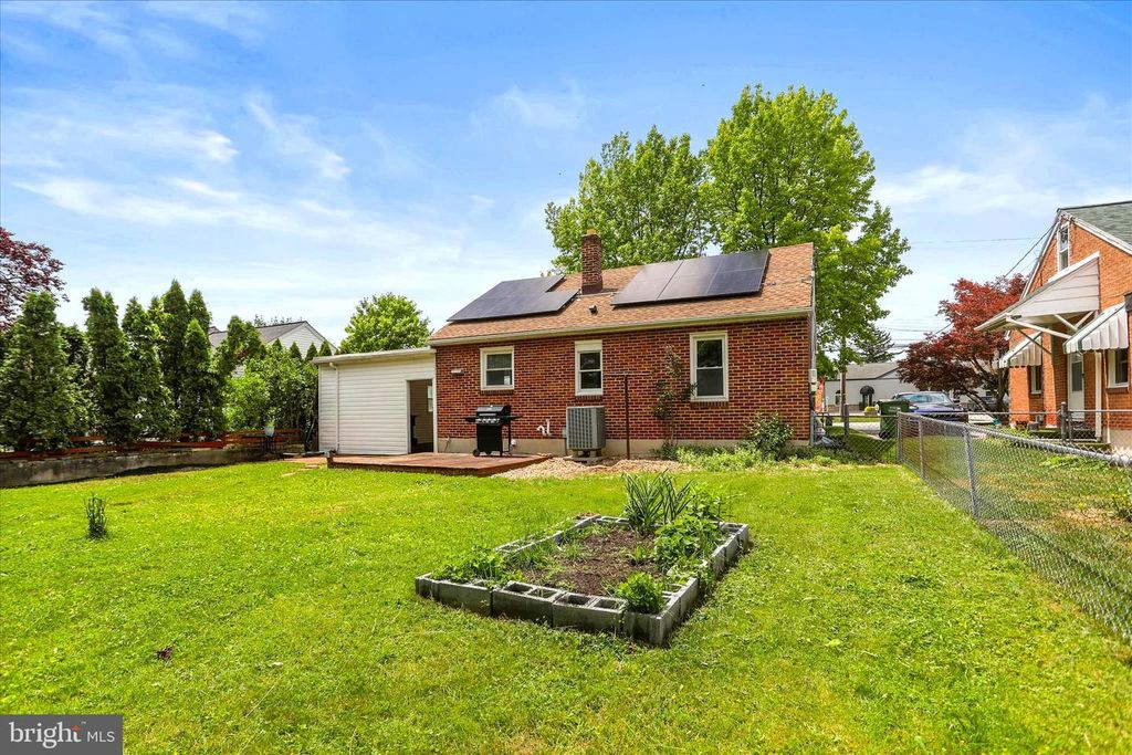 Image 24 of property listing at 2515 N GEORGE ST, York, PA 17406