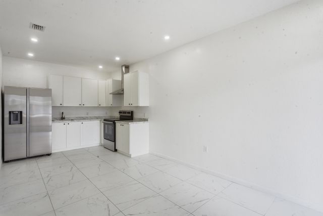 340 SW 11th Avenue 2a, Hallandale Beach, FL 33009