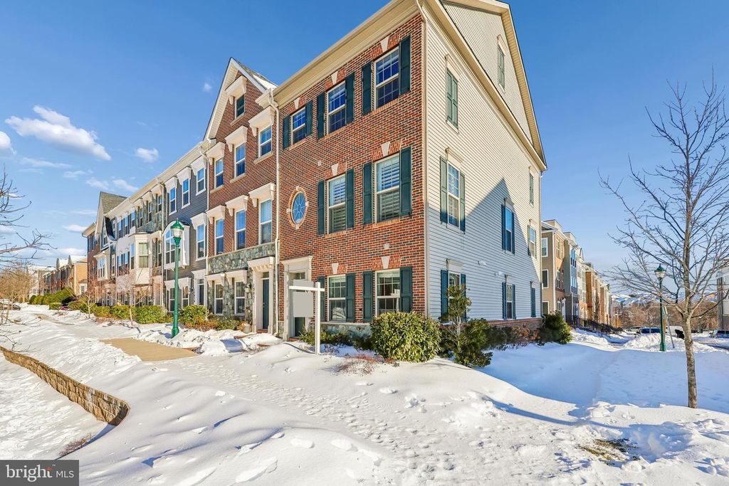 Image 1 of property listing at 13035 MARTZ ST, Clarksburg, MD 20871